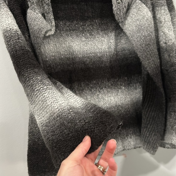 💙2/$15 or 3/$20 - sweater - Picture 2 of 3